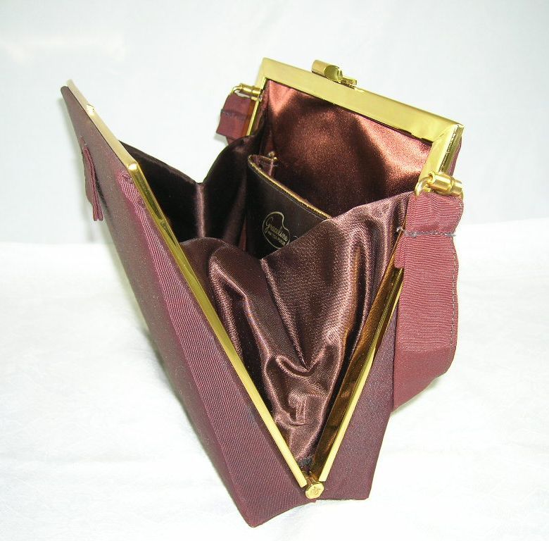 NOS Graceline Master Purse Classic Lines Change Purse & Mirror NOS Graceline Master Purse Classic Lines Change Purse & Mirror