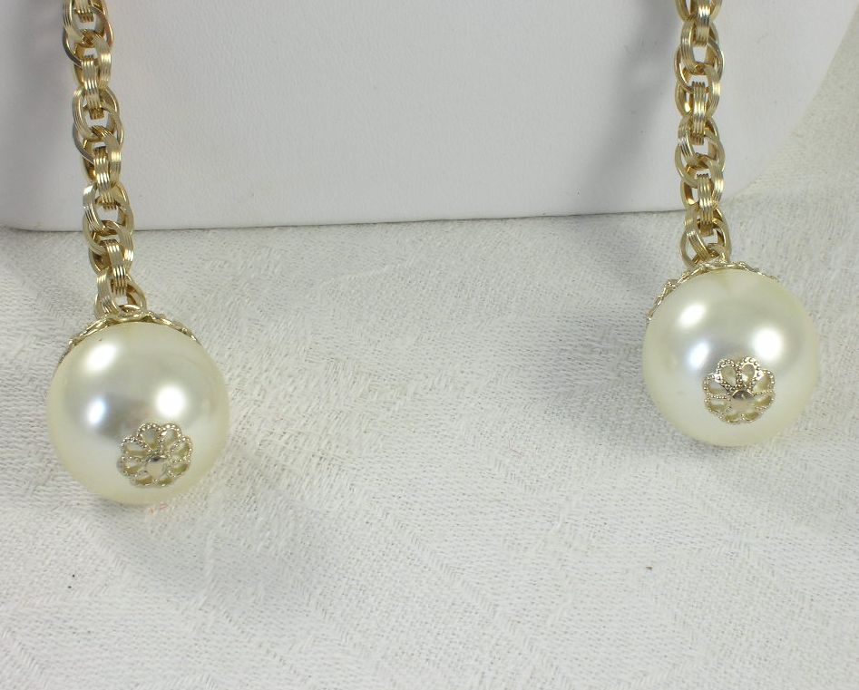 Vintage NOS 1970's Gold Tone Lariat Faux Pearl Necklace Vintage NOS 1970's Gold Tone Lariat Faux Pearl Necklace