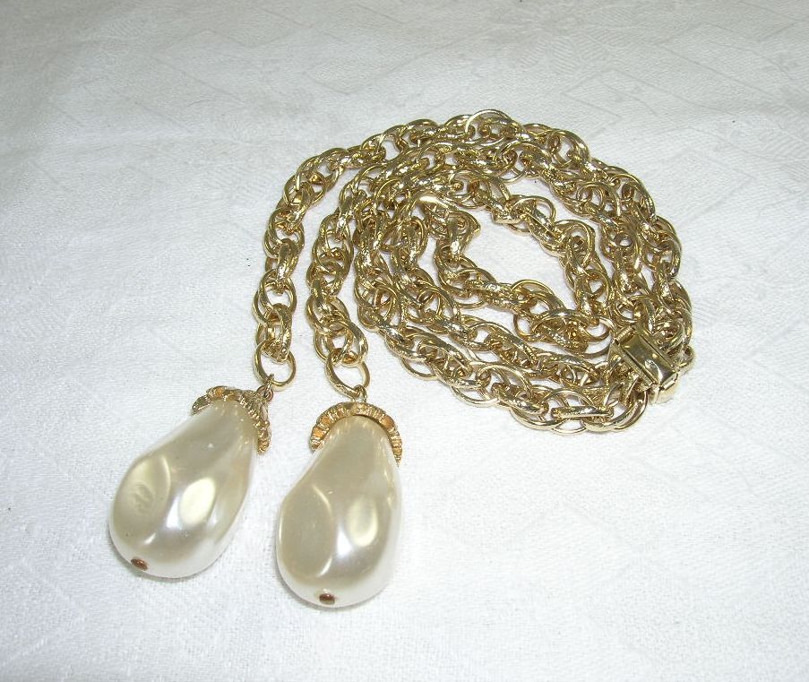 Vintage NOS 1970's Gold Tone Lariat Slide Faux Pearl Bead Necklace ~ Vintage NOS 1970's Gold Tone Lariat Slide Faux Pearl Bead Necklace ~