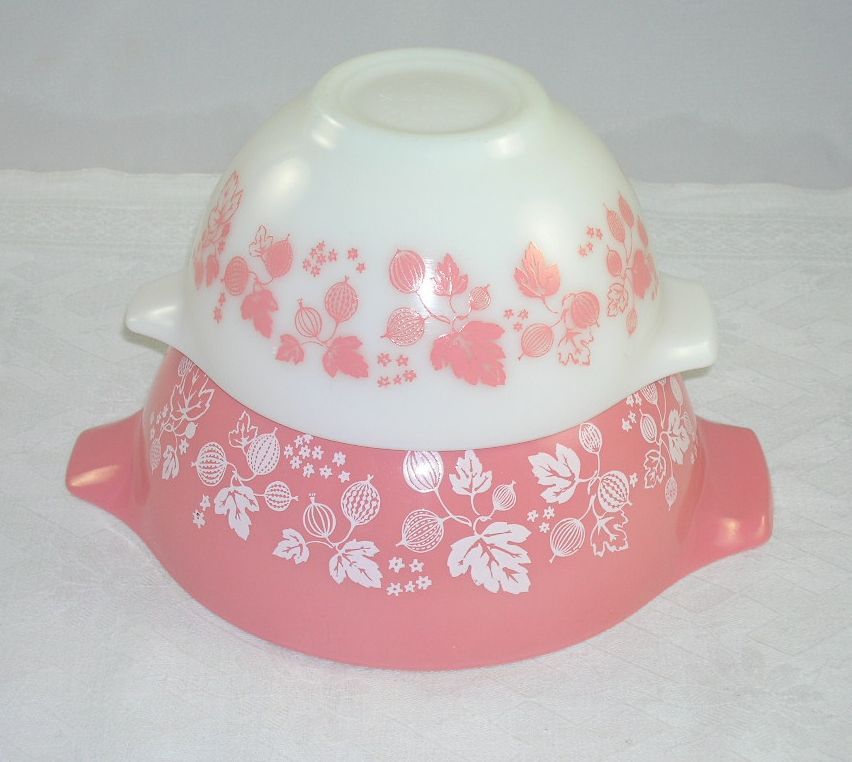 Set of 2 Vintage Pyrex Gooseberry Pattern Cinderella Mixing/Nesting Bowls Set of 2 Vintage Pyrex Gooseberry Pattern Cinderella Mixing/Nesting Bowls