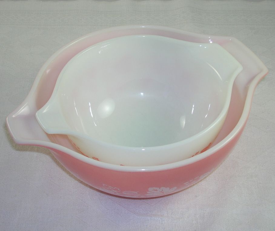 Set of 2 Vintage Pyrex Gooseberry Pattern Cinderella Mixing/Nesting Bowls Set of 2 Vintage Pyrex Gooseberry Pattern Cinderella Mixing/Nesting Bowls