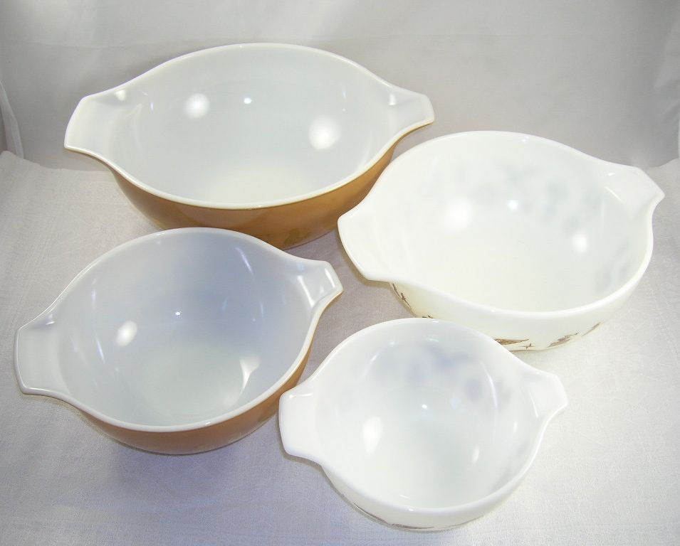 Vintage Set of 4 Pyrex Nesting Cinderella Bowls Early Americana Pattern Vintage Set of 4 Pyrex Nesting Cinderella Bowls Early Americana Pattern