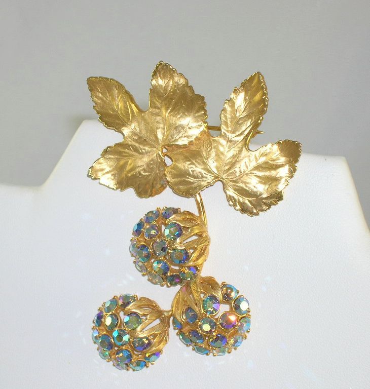 1950's Schiaparelli Golden Leaves AB Rhinestone Bracelet & Dangling Brooch 1950's Schiaparelli Golden Leaves AB Rhinestone Bracelet & Dangling Brooch