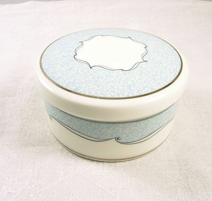Wedgwood Venice Bone China Vanity Dresser Powder Box/Jar Original Box Wedgwood Venice Bone China Vanity Dresser Powder Box/Jar Original Box