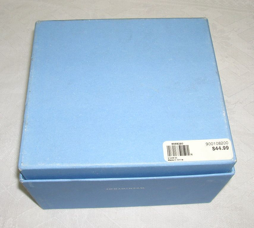 Wedgwood Venice Bone China Vanity Dresser Powder Box/Jar Original Box Wedgwood Venice Bone China Vanity Dresser Powder Box/Jar Original Box