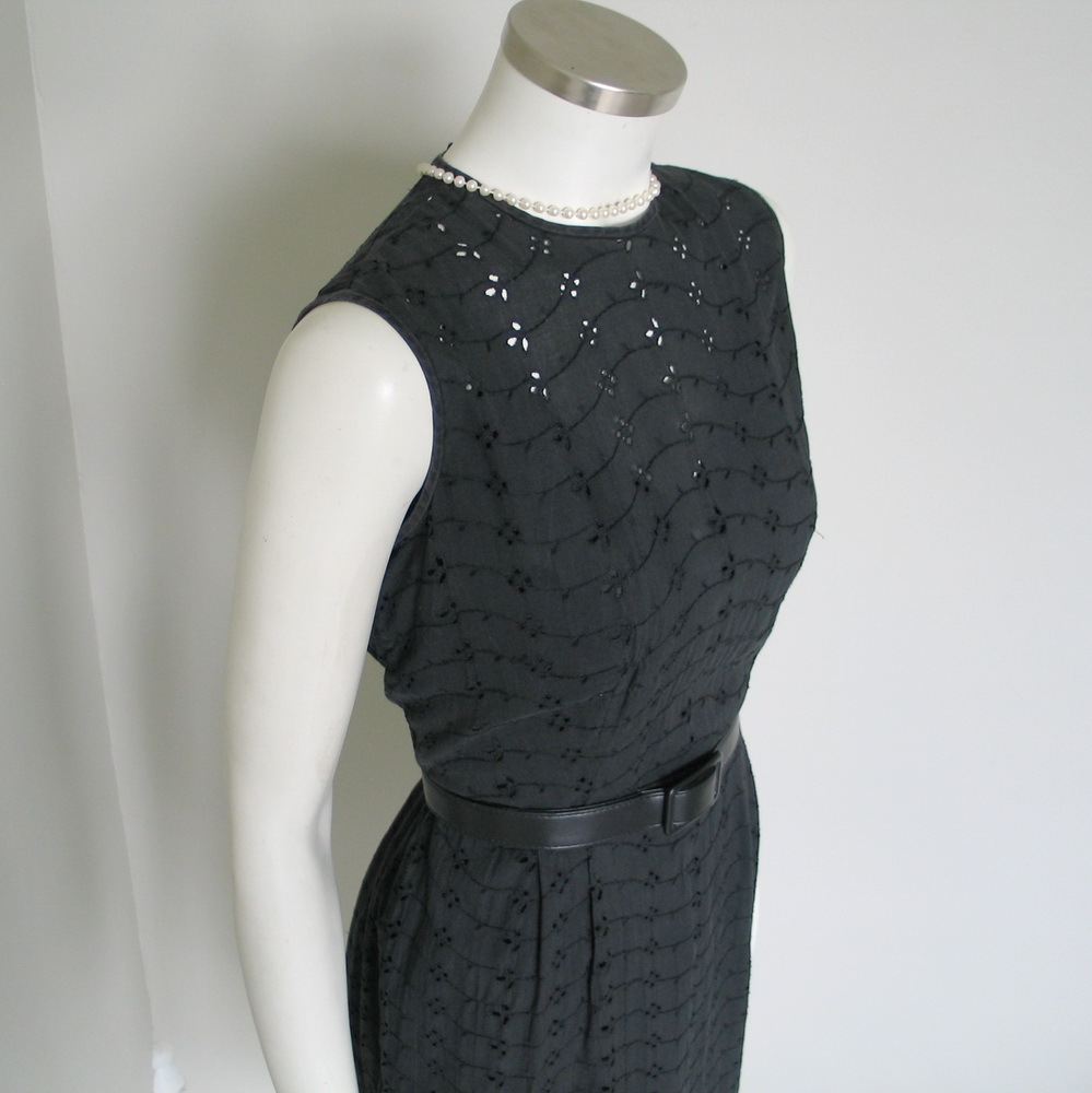 Vintage 1960s Black Eyelet Summer Sheath Dress M Vintage 1960s Black Eyelet Summer Sheath Dress M