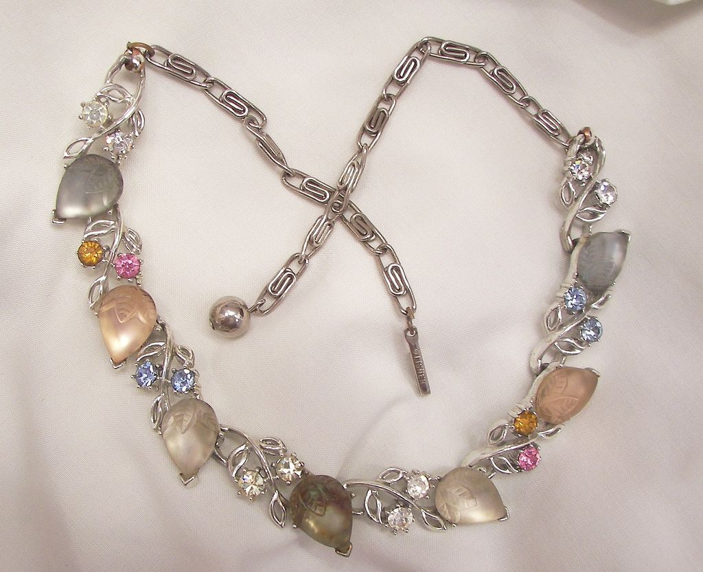 Lovely Lisner Frosted givre opaque molded Lucite pastel rhinestone Necklace Lovely Lisner Frosted givre opaque molded Lucite pastel rhinestone Necklace