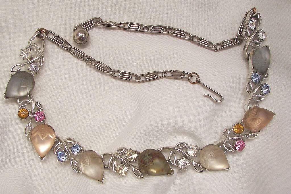 Lovely Lisner Frosted givre opaque molded Lucite pastel rhinestone Necklace Lovely Lisner Frosted givre opaque molded Lucite pastel rhinestone Necklace