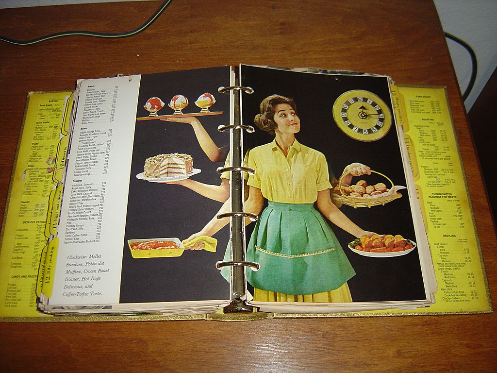 Better Homes and Gardens New Cook Book - Commemorative Souvenir Edition Better Homes and Gardens New Cook Book - Commemorative Souvenir Edition