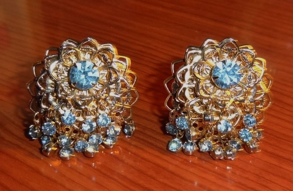 Vintage Light Blue Rhinestone Dangle Cha-Cha Earrings Vintage Light Blue Rhinestone Dangle Cha-Cha Earrings