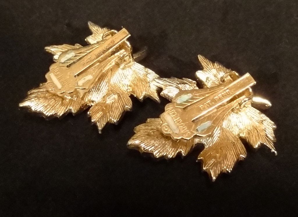 Vintage Sarah Coventry Large Tiered Metal Leaf Earrings Vintage Sarah Coventry Large Tiered Metal Leaf Earrings