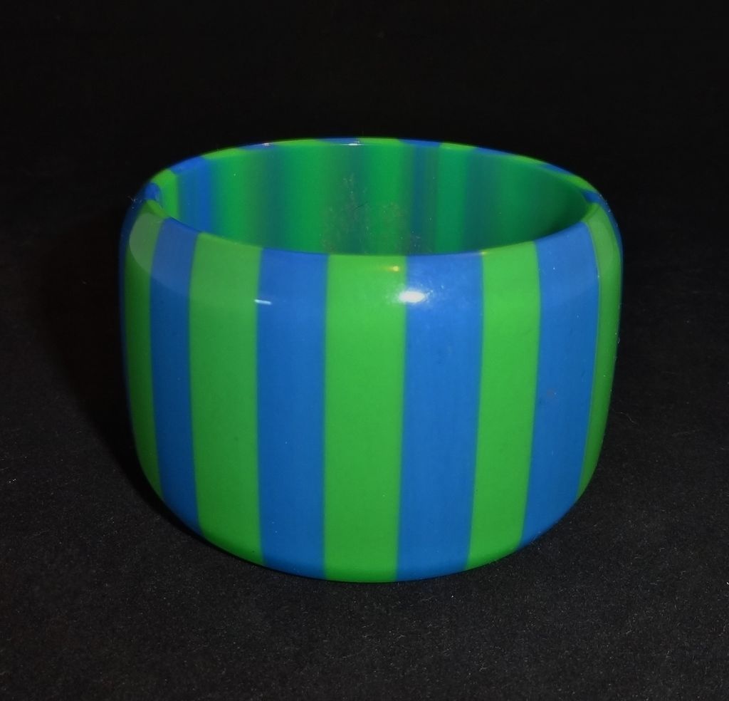 Vintage WIDE Blue and Green Striped Lucite Bangle Bracelet Vintage WIDE Blue and Green Striped Lucite Bangle Bracelet