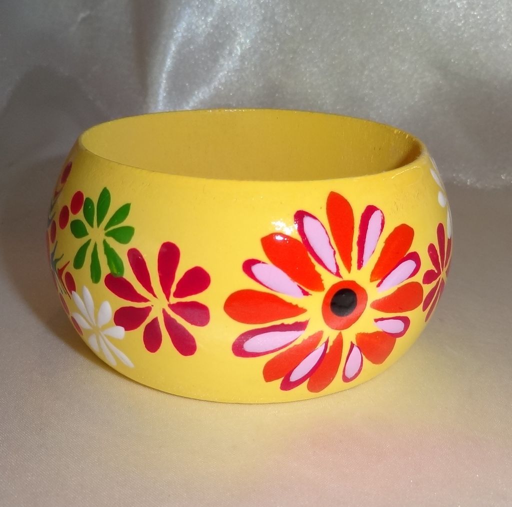 Vintage Wide Yellow Floral Wooden Bangle Bracelet Vintage Wide Yellow Floral Wooden Bangle Bracelet