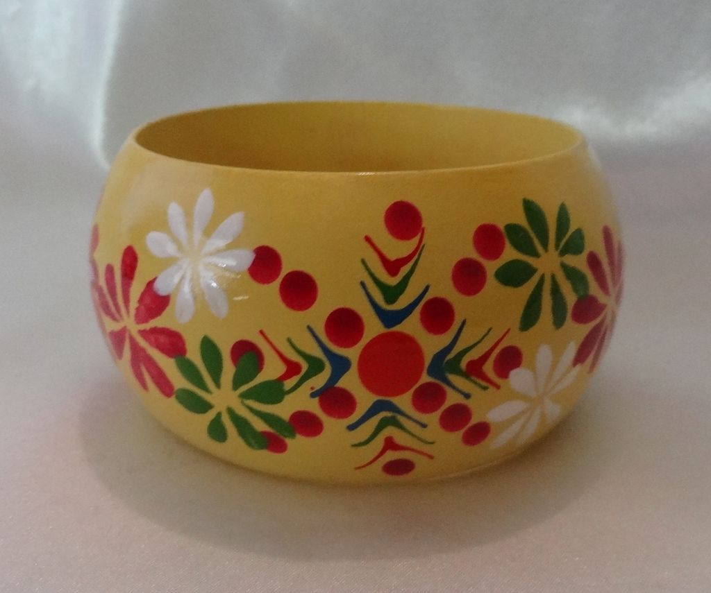 Vintage Wide Yellow Floral Wooden Bangle Bracelet Vintage Wide Yellow Floral Wooden Bangle Bracelet