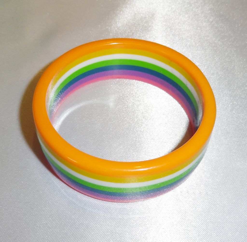 Vintage Laminated Lucite Bangle Bracelet Vintage Laminated Lucite Bangle Bracelet