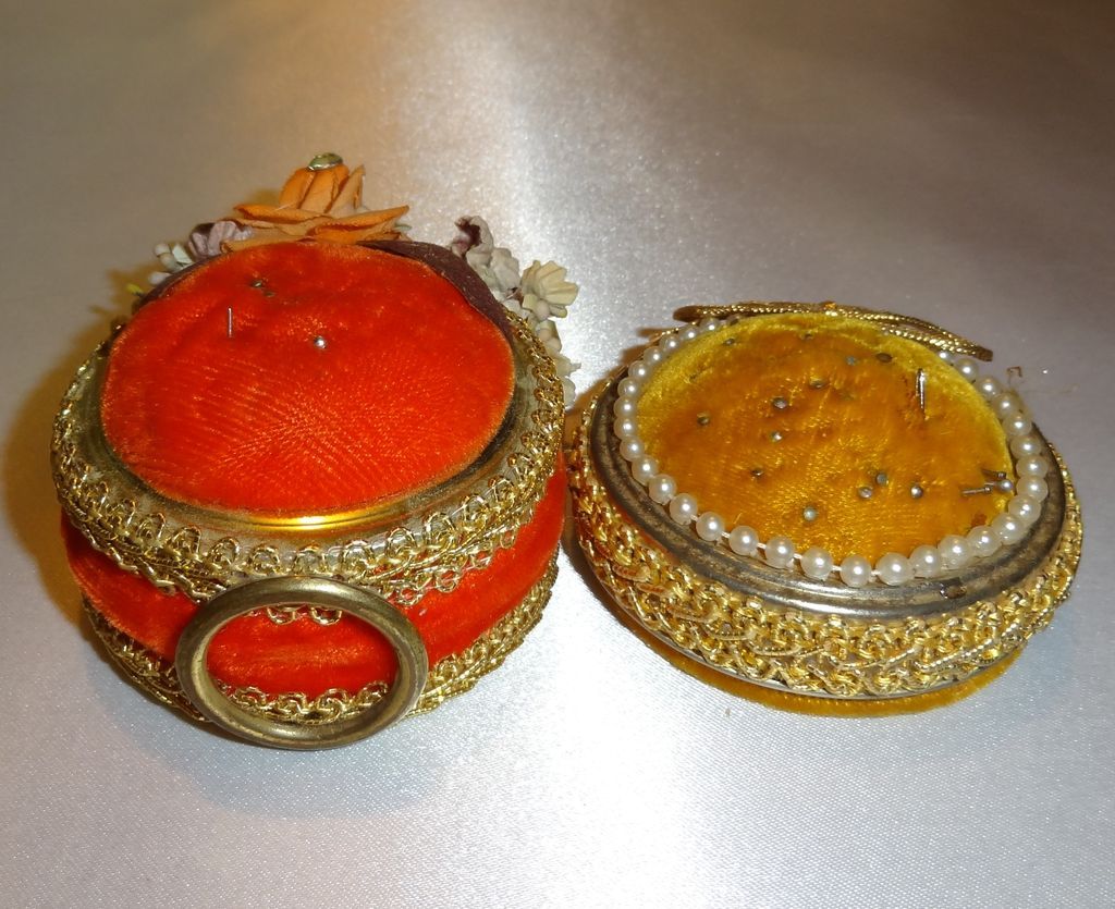 2 Vintage Pin Cushions and 11 Wooden Spools 2 Vintage Pin Cushions and 11 Wooden Spools