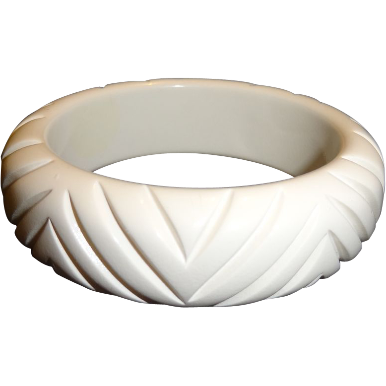 Vintage Carved White Resin Bangle Bracelet Vintage Carved White Resin Bangle Bracelet