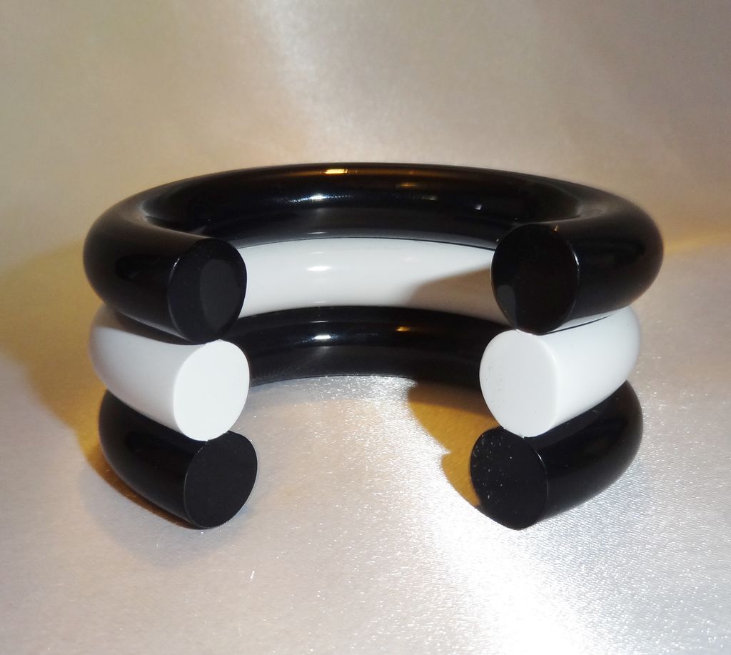 Vintage 1980's Judith Hendler RARE Black and White Lucite Cuff Bracelet Vintage 1980's Judith Hendler RARE Black and White Lucite Cuff Bracelet
