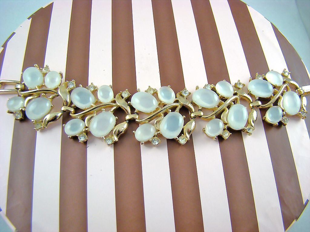 Stunning Opalescent Cabochon & Rhinestone Bracelet Stunning Opalescent Cabochon & Rhinestone Bracelet