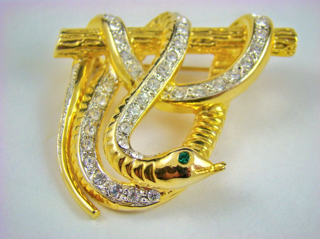 Designer Quality Rhinestone Hanging Snake Brooch Designer Quality Rhinestone Hanging Snake Brooch