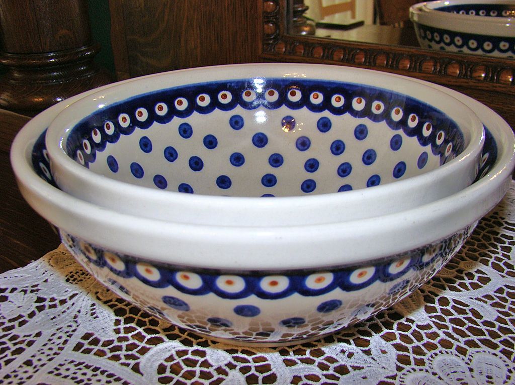 Two Boleslawiec Poland Pottery Mixing and Serving Bowls ~ Peacock Pattern Two Boleslawiec Poland Pottery Mixing and Serving Bowls ~ Peacock Pattern