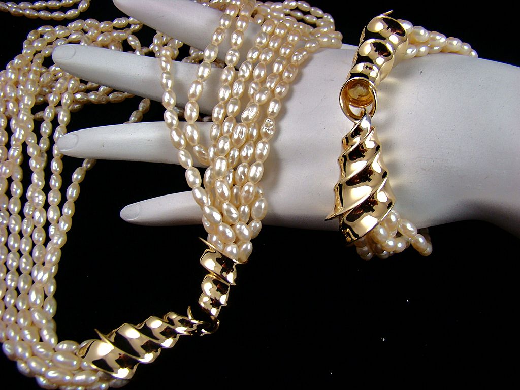Classic Luxurious Imitation Freshwater Pearl Demi Parure Classic Luxurious Imitation Freshwater Pearl Demi Parure