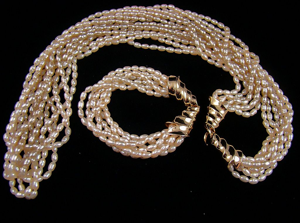 Classic Luxurious Imitation Freshwater Pearl Demi Parure Classic Luxurious Imitation Freshwater Pearl Demi Parure
