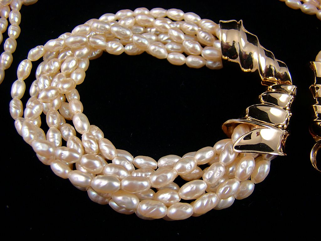 Classic Luxurious Imitation Freshwater Pearl Demi Parure Classic Luxurious Imitation Freshwater Pearl Demi Parure