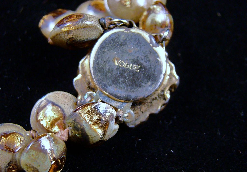 Vogue Lampwork Gold Foil Bead Necklace Vogue Lampwork Gold Foil Bead Necklace