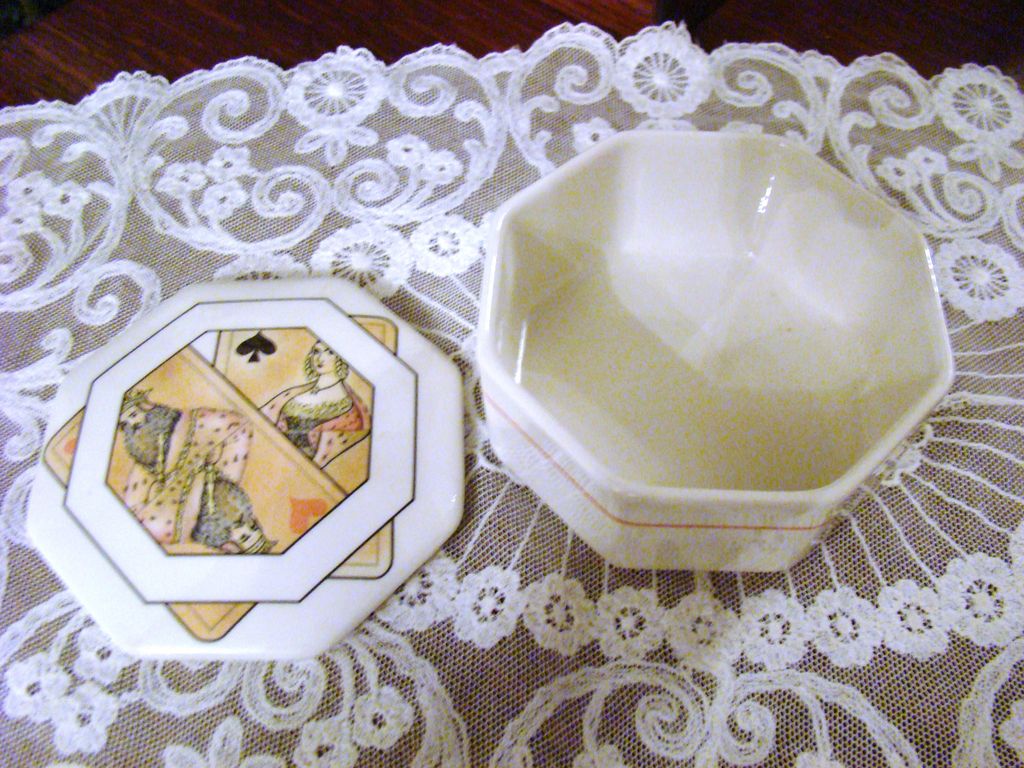 Villeroy & Boch Trinket Box ~ Playing Card Motif ~ Rare Villeroy & Boch Trinket Box ~ Playing Card Motif ~ Rare