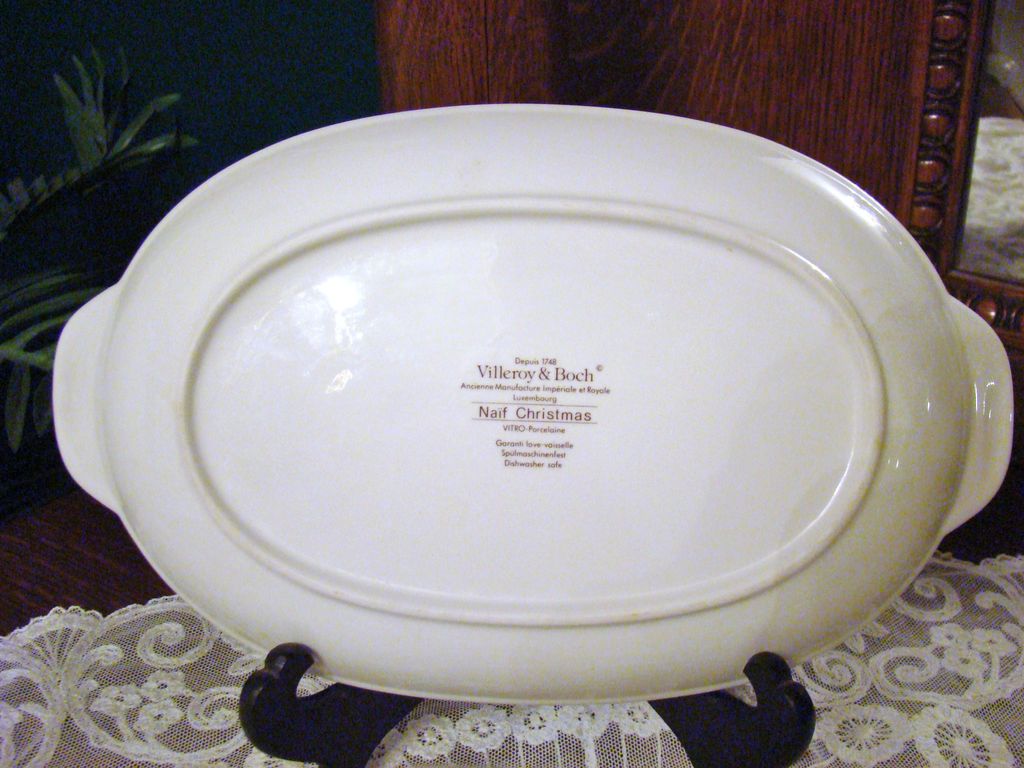 Villeroy & Boch Pickle Dish ~ Naif Christmas ~ Laplau Villeroy & Boch Pickle Dish ~ Naif Christmas ~ Laplau