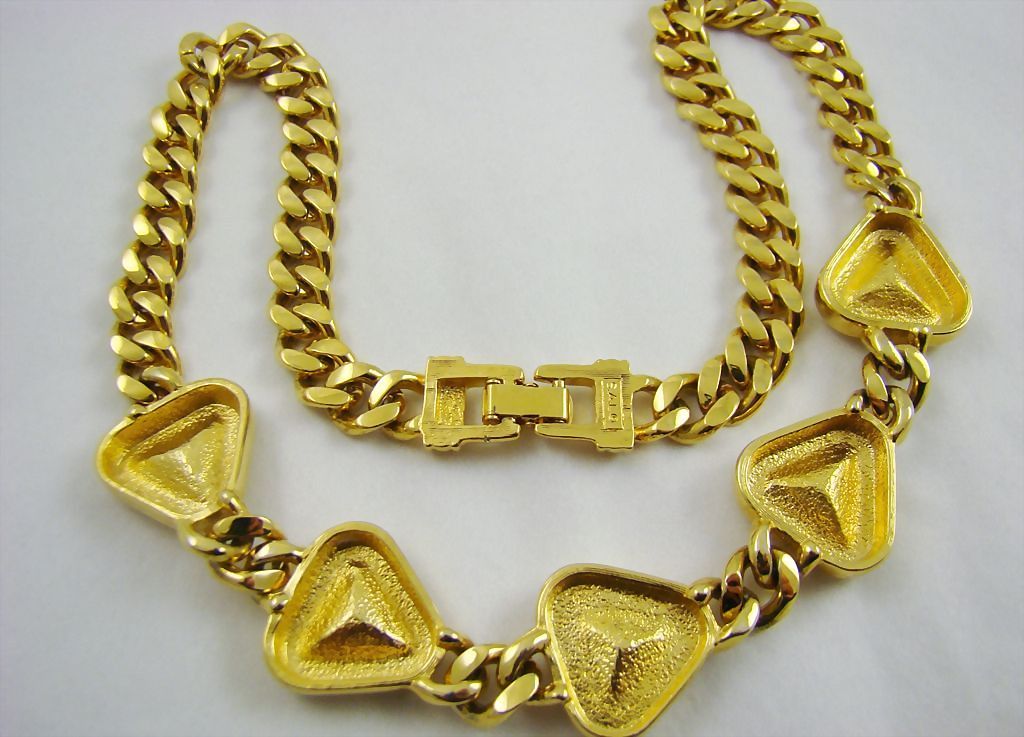 Exquisite Swarovski Crystal and Gold Plated Evening Necklace ~ S.A.L. Exquisite Swarovski Crystal and Gold Plated Evening Necklace ~ S.A.L.
