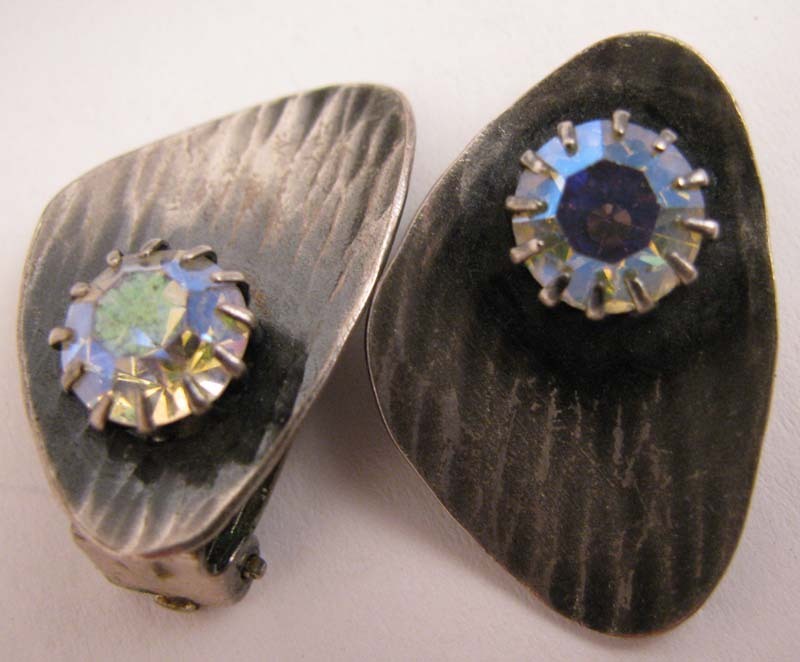 c.1950-60s Aurora Borealis Rhinestone Brooch & Earrings Demi Parure Set c.1950-60s Aurora Borealis Rhinestone Brooch & Earrings Demi Parure Set
