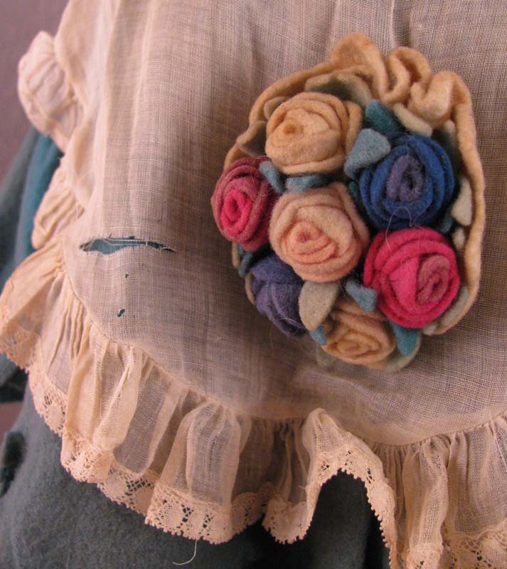 1923 Lenci 24" Lady in Turquoise Felt Dress & Large Bonnet 1923 Lenci 24" Lady in Turquoise Felt Dress & Large Bonnet