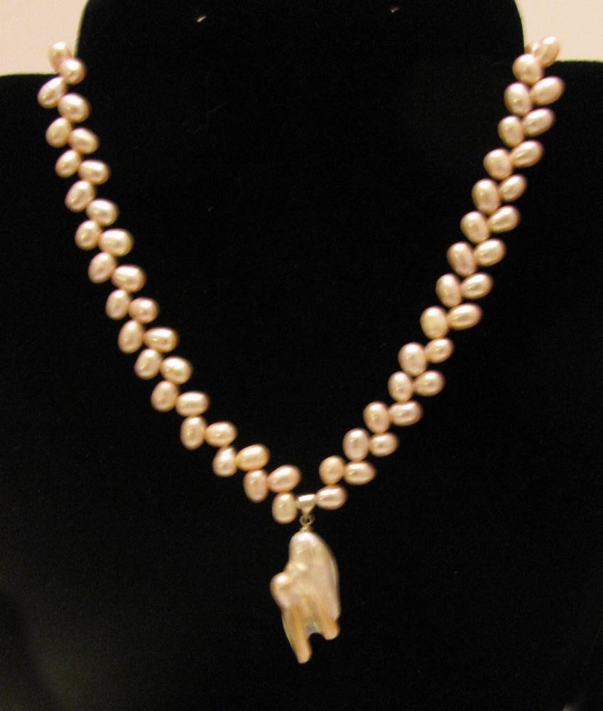 15" Pale Mauve Pink Fresh Water Pearl Necklace w/ Baroque Pearl Drop 15" Pale Mauve Pink Fresh Water Pearl Necklace w/ Baroque Pearl Drop
