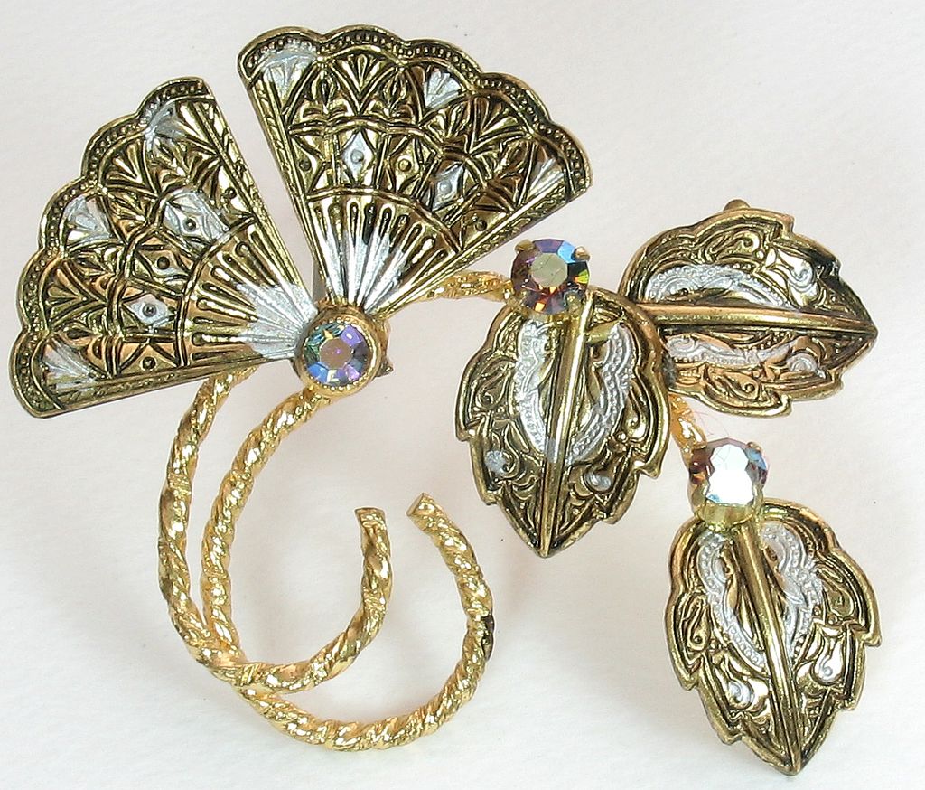 Gorgeous Damascene Link Bracelet & Fan Rhinestone Pin Gorgeous Damascene Link Bracelet & Fan Rhinestone Pin