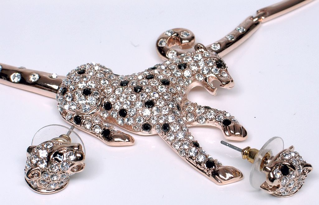 SLS! SAVE $70! Chic, modern Necklace/Earring Set with Rhinestone Leopards is Cool! SLS! SAVE $70! Chic, modern Necklace/Earring Set with Rhinestone Leopards is Cool!