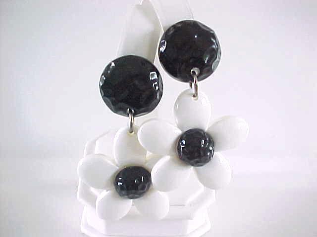 Flower Power Earrings Black & White Vintage Pierced Large Flower Power Earrings Black & White Vintage Pierced Large