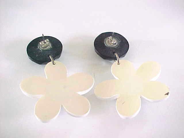 Flower Power Earrings Black & White Vintage Pierced Large Flower Power Earrings Black & White Vintage Pierced Large