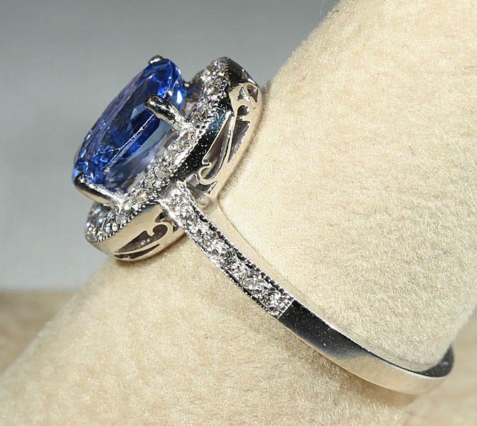 Vintage 1.25ct Sapphire and Diamond 18k White Gold Ring Vintage 1.25ct Sapphire and Diamond 18k White Gold Ring