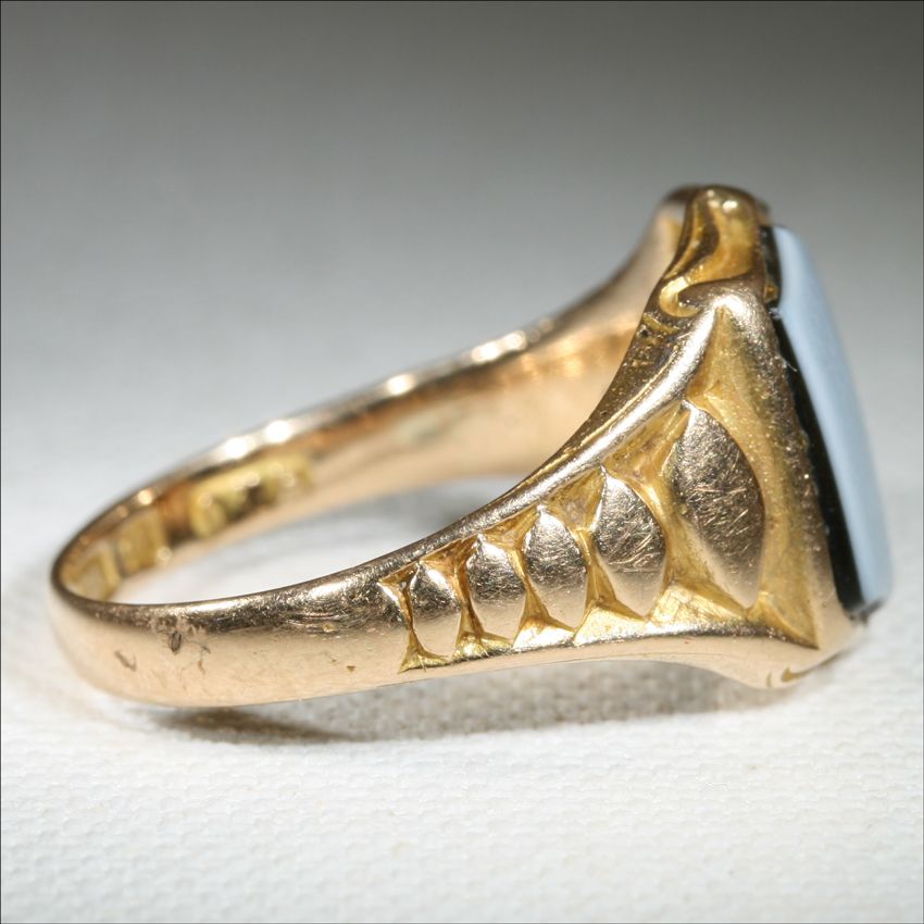 Antique Victorian 15k Sardonyx Signet Ring Hallmarked Birmingham 1874 Antique Victorian 15k Sardonyx Signet Ring Hallmarked Birmingham 1874