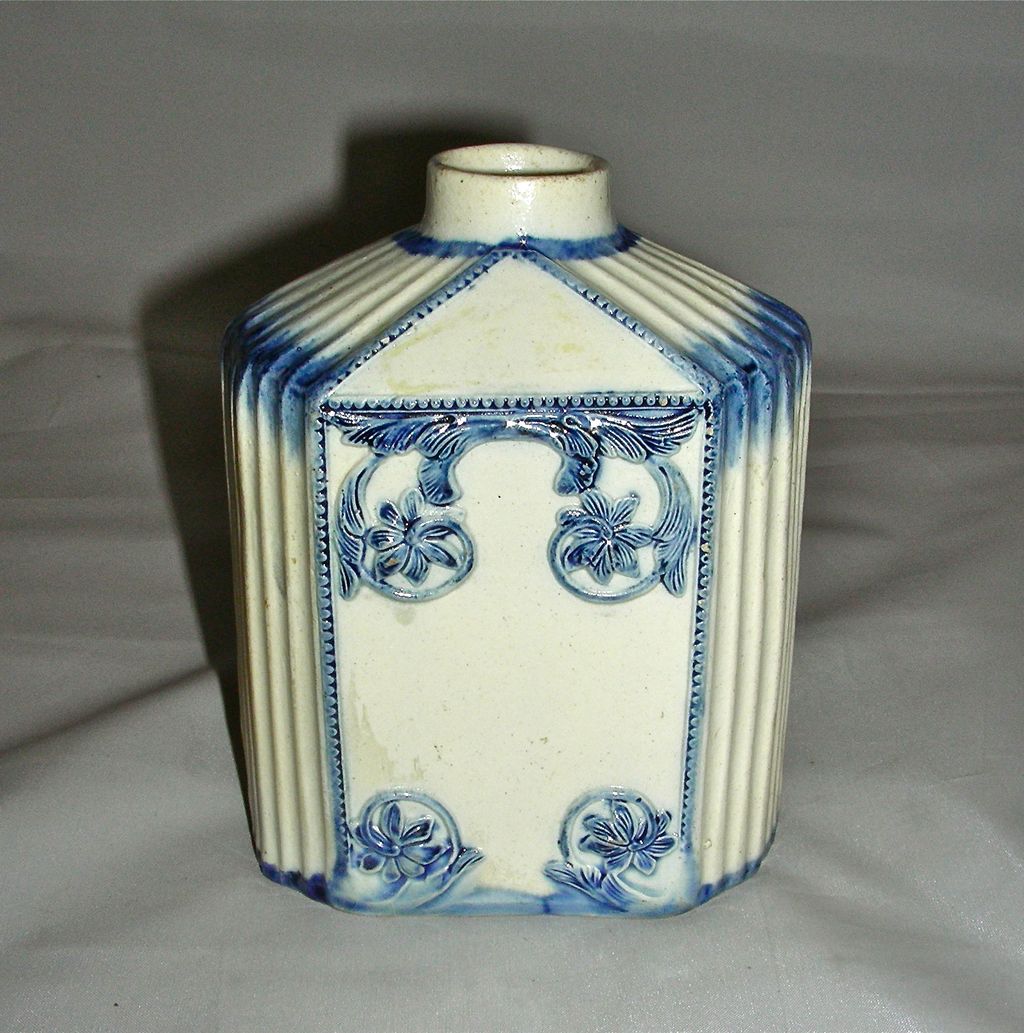 English Pearlware Tea Canister (Caddy) w/ Molded Decoration & Blue Highlights, c. 1820 English Pearlware Tea Canister (Caddy) w/ Molded Decoration & Blue Highlights, c. 1820
