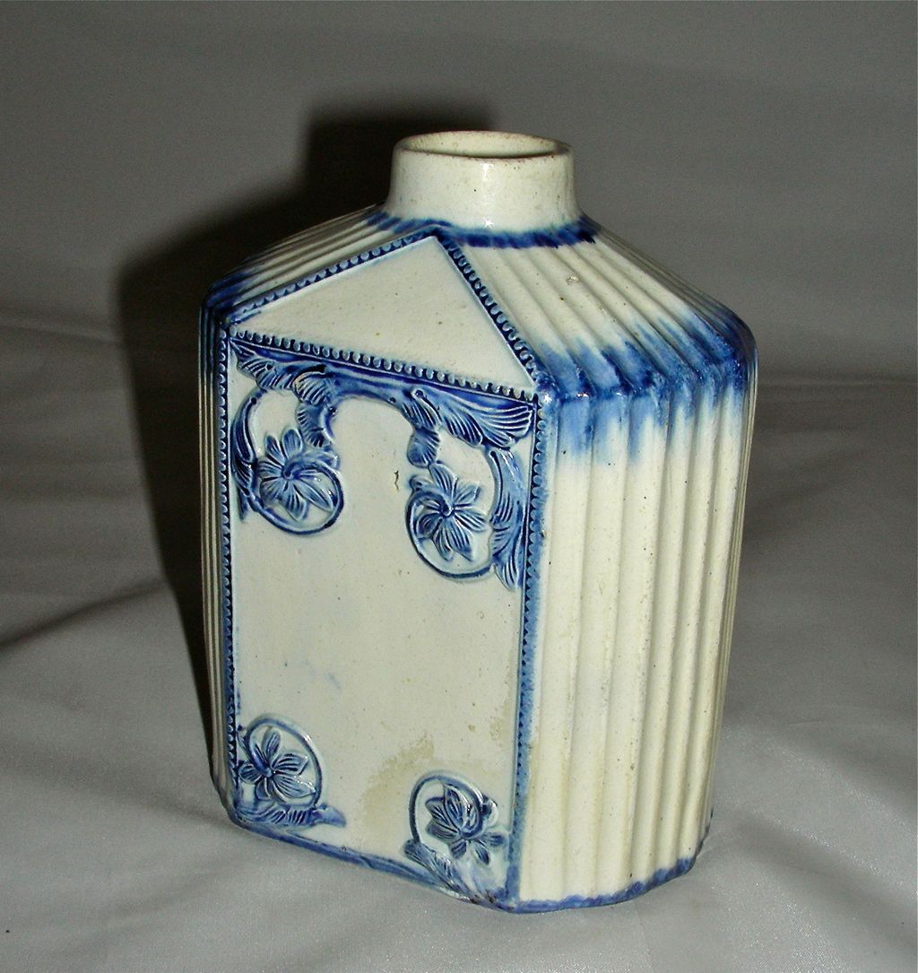 English Pearlware Tea Canister (Caddy) w/ Molded Decoration & Blue Highlights, c. 1820 English Pearlware Tea Canister (Caddy) w/ Molded Decoration & Blue Highlights, c. 1820