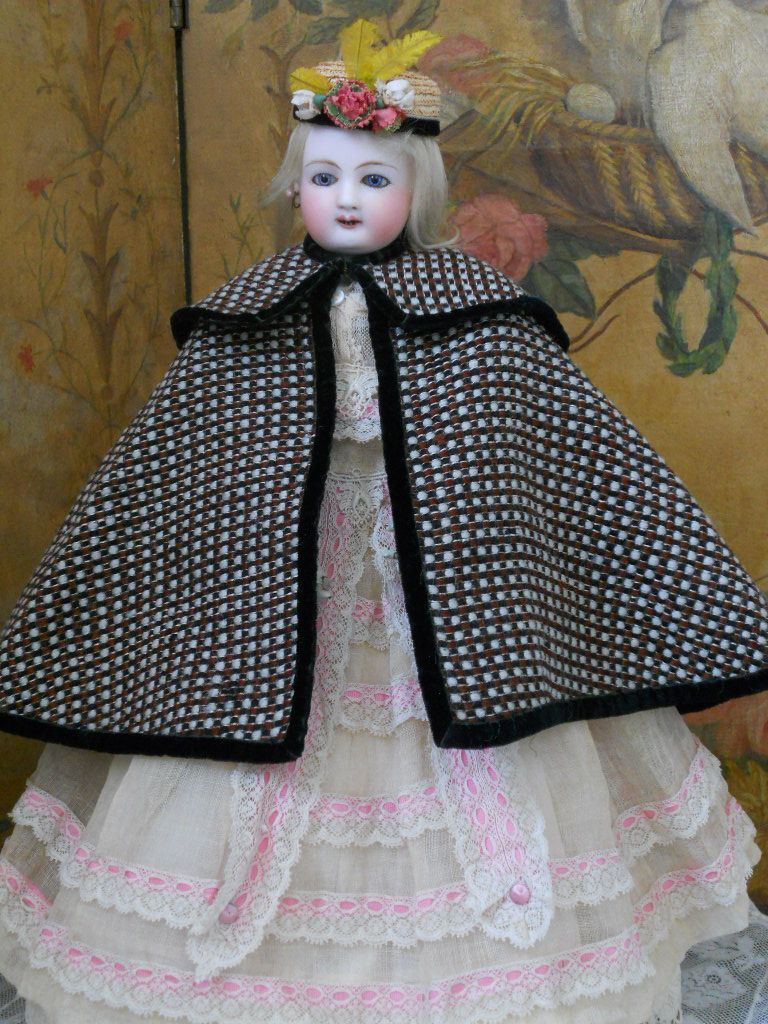 ~~~ Antique Fine Wool Cape and Straw Toque for 1860/65 Era Poupee ~~~ ~~~ Antique Fine Wool Cape and Straw Toque for 1860/65 Era Poupee ~~~
