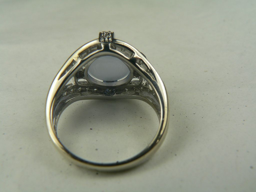 14k Diamond & Blue Chalcedony Ring-Size 6 1/4. 14k Diamond & Blue Chalcedony Ring-Size 6 1/4.