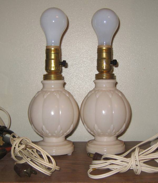 Aladdin Alacite G44 Lamps with Night Light in Base pair Aladdin Alacite G44 Lamps with Night Light in Base pair