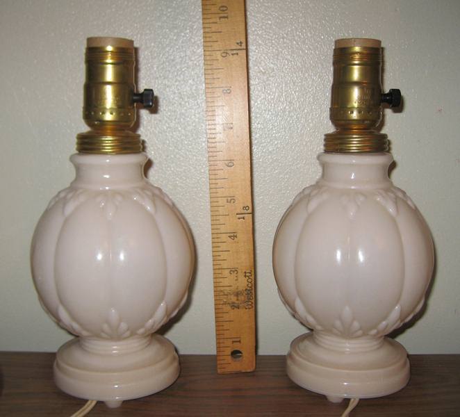 Aladdin Alacite G44 Lamps with Night Light in Base pair Aladdin Alacite G44 Lamps with Night Light in Base pair