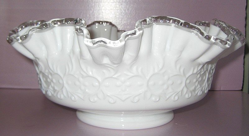 Spanish Lace Silver Crest 9" Bowl Spanish Lace Silver Crest 9" Bowl