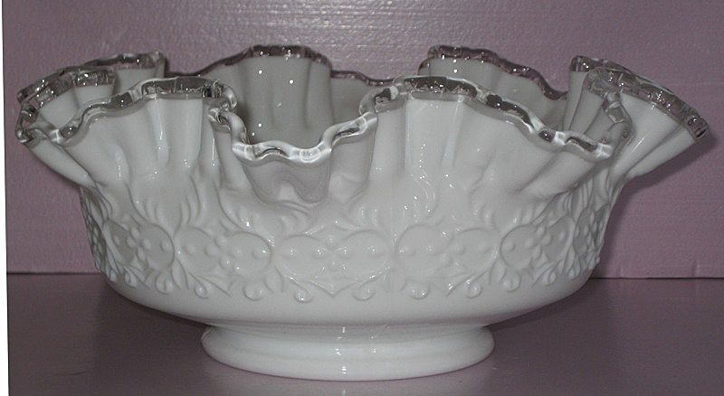 Spanish Lace Silver Crest 9" Bowl Spanish Lace Silver Crest 9" Bowl