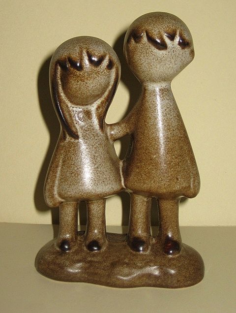 Howard Pierce Best Friends Boy & Girl Figurine Howard Pierce Best Friends Boy & Girl Figurine